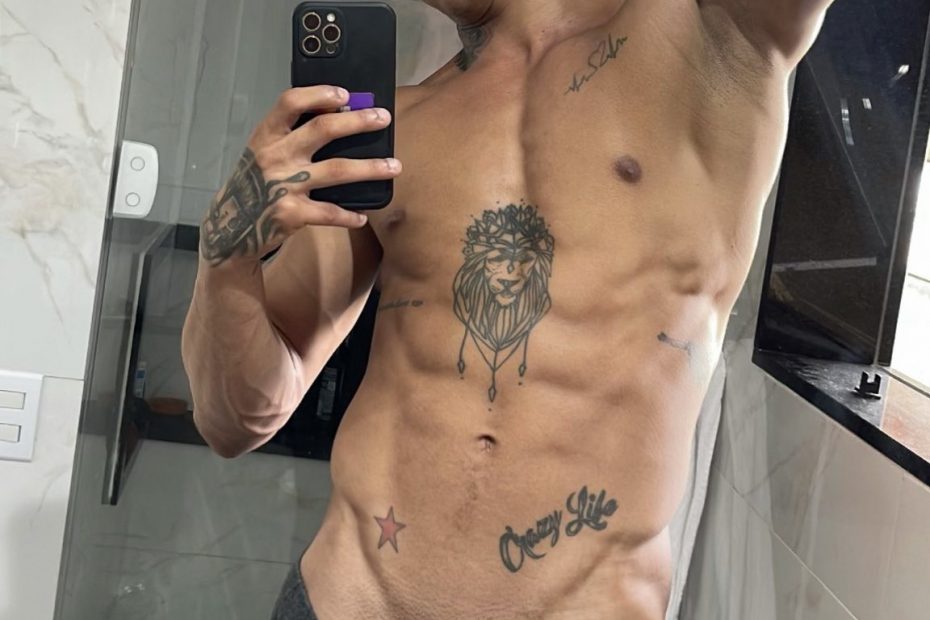 Hunk showing cock
