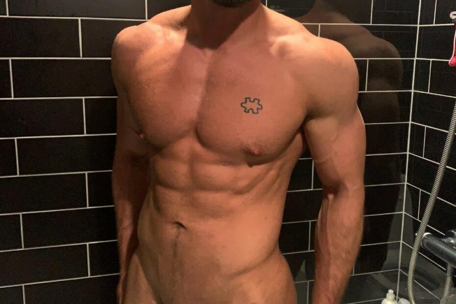 Hunk taking a nude selfie