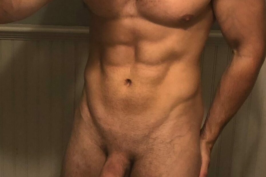 Hunk taking a self picture
