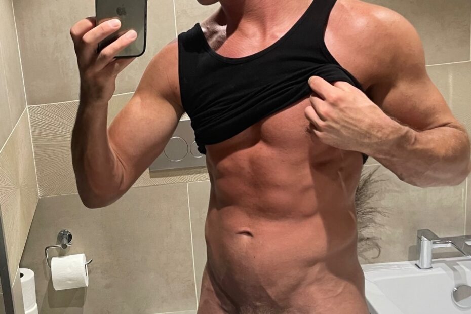 Muscle boy selfie