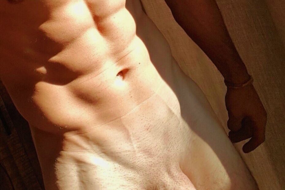Sixpack and a large penis
